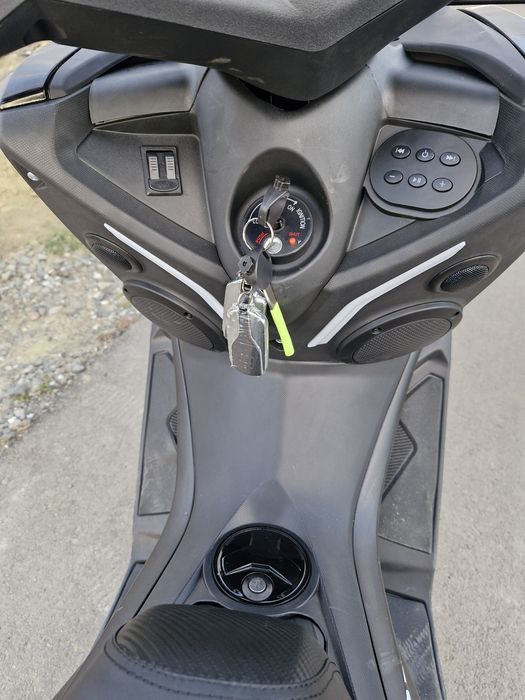 Скутер обсолютно новый