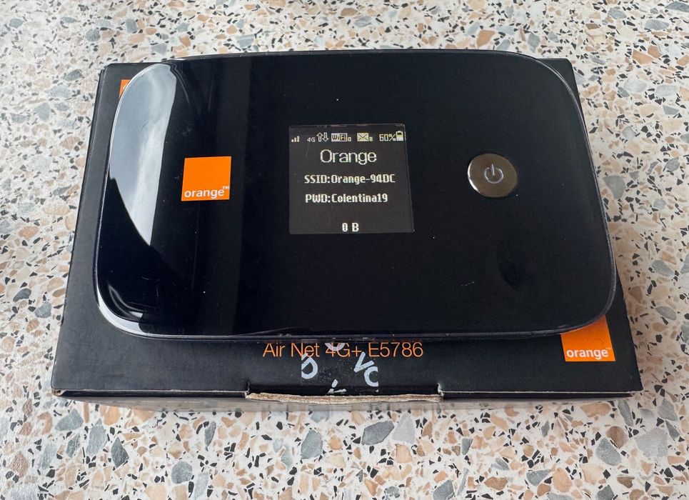 Router Huawei E5786s-32a Mobile Wifi Air Net SIM 4G+, cutie, impecabil