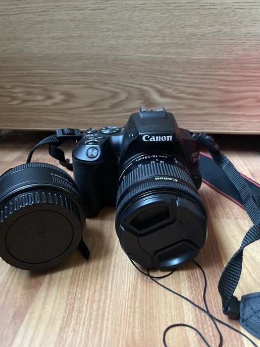 Aparat foto Canon eos 250D