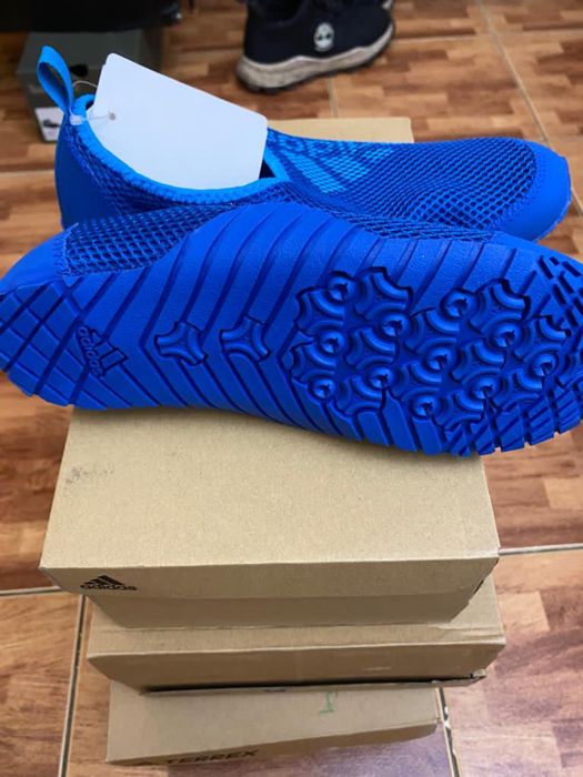 Аквашузы Adidas детские 35 р