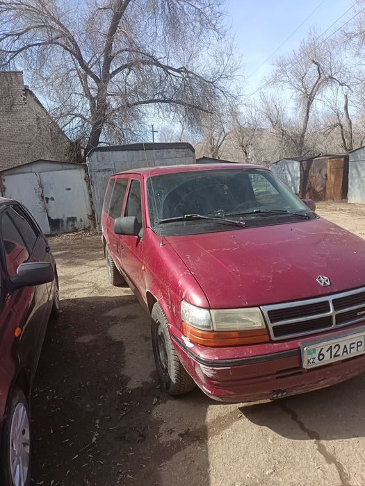 Продам машину Chrysler Voyager