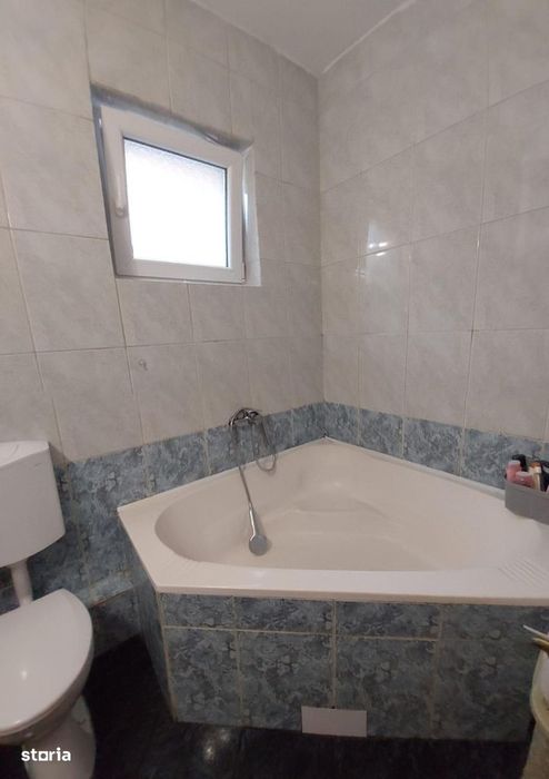 Apartament 4 camere cu GARAJ
