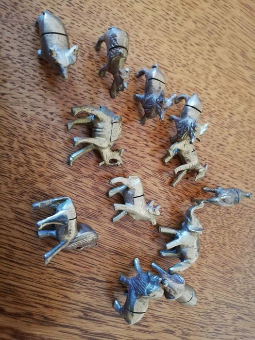 Бронзови фигурки