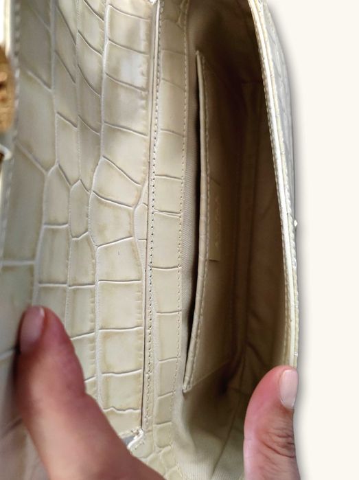 Дамска кожена чанта, By Far Miranda, цвят екрю, нова.