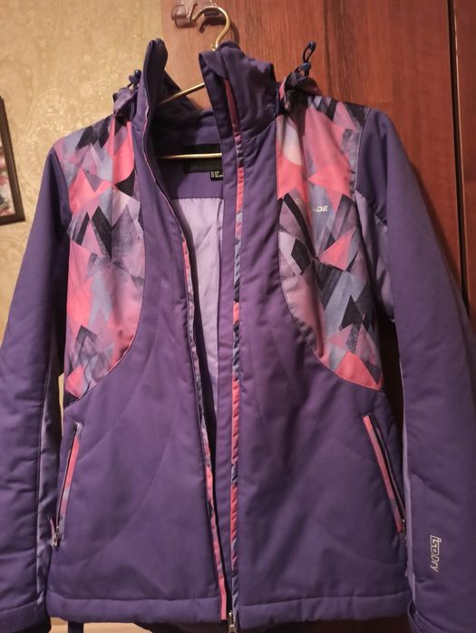 Продам куртку на осень- весна.