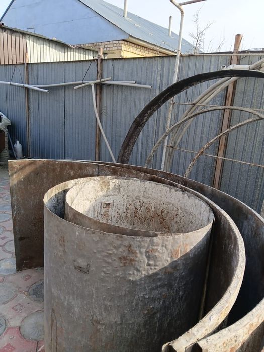 Продам бетономешалку и формочки