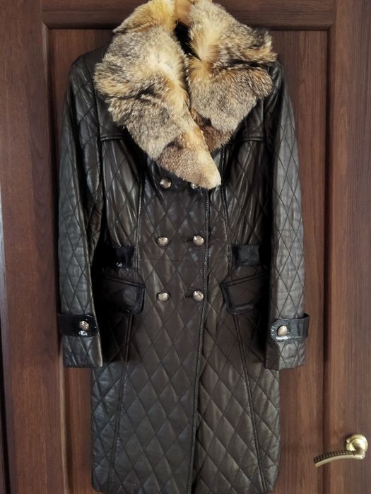 Продам женское кожаное пальто