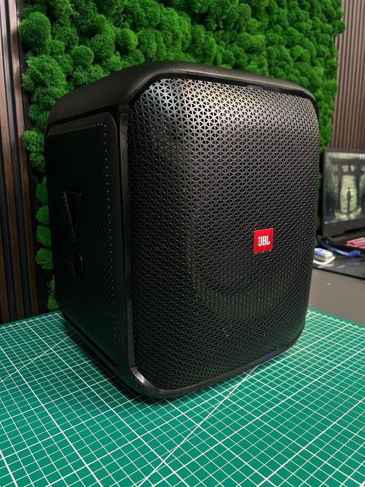 Продам JBL Partybox Encore Essential