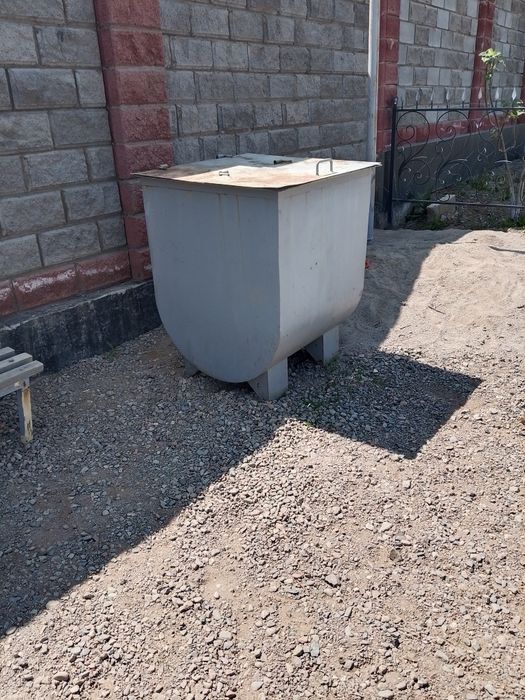 Продам мусорный бак