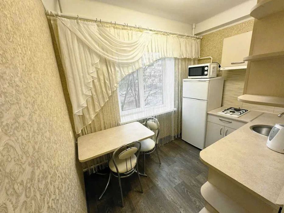 Дава се под наем Тристаен апартамент в София, Център - 100 кв.м за 561 € - Снимка #4