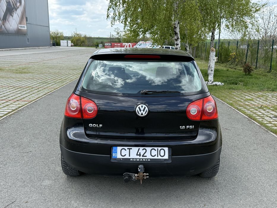 Volkswagen Golf 5•2005•1.6i•6+1 trepte•1999euro