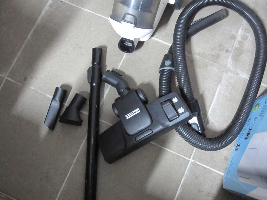 Aspirator fara sac Karcher VC 3, aspirare uscata, uz casnic