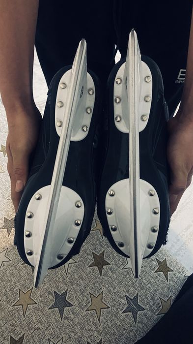 продам конькииии