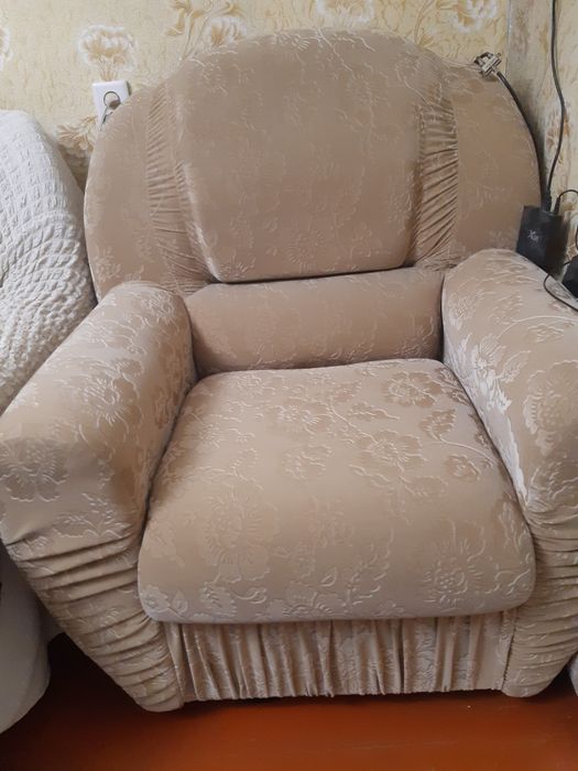 Кресло для гостиной