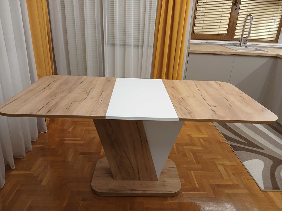 Трапезна маса дължина 160/120см. ширина 80см.