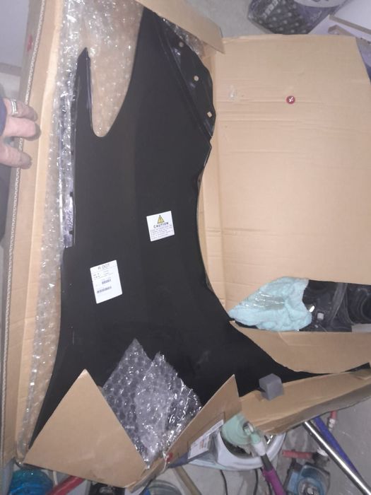 Крыло 2шт Toyota Sienna