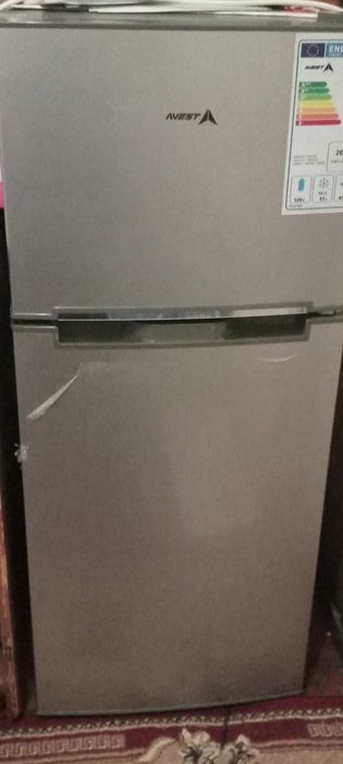 Холодильник б/у сотилади