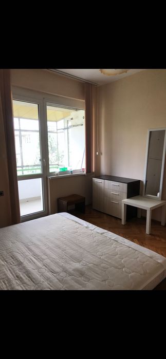 Дава се под наем Тристаен апартамент в Варна, Център - 90 кв.м за 528.36 € - Снимка #2