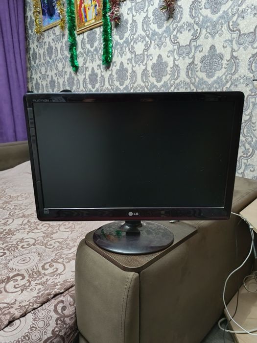 Продам монитор, рабочий, состояние нормальное!