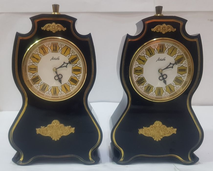 Продаются часы настольные
