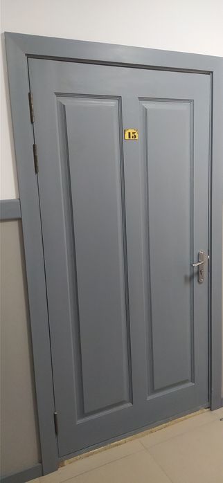 Продам входную дверь.