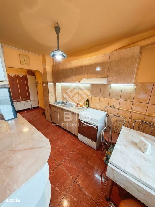 Apartament Generos de 4 Camere în Bistrița – Zonă Centrală