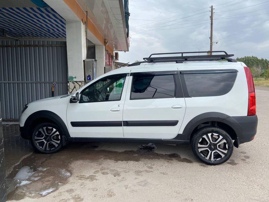 Lada Largus 2021 — 2