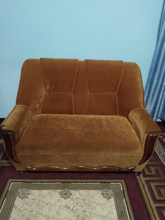 Диван уголок сотилади