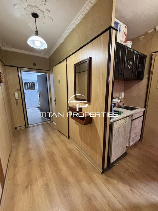 Дава се под наем Двустаен апартамент в Бургас, Славейков - 66 кв.м за 280.5 € - Снимка #2