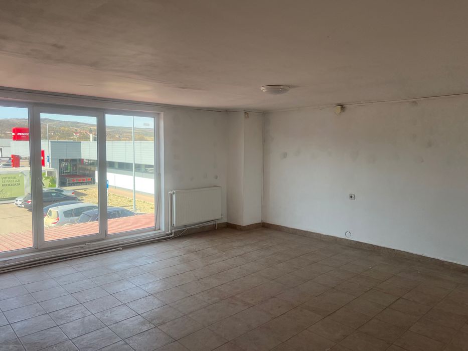 Spatiu comercial central de vanzare /inchiriere in Ludus