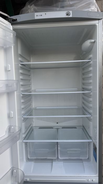 Холодильник Indesit