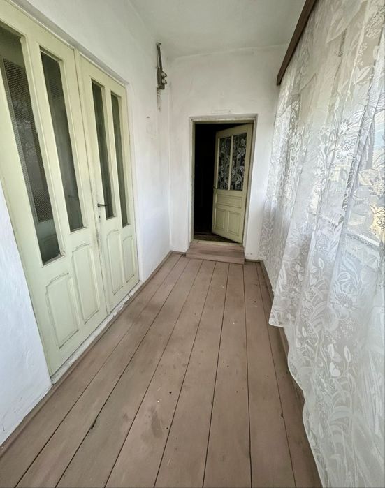 Casă din cărămidă cu teren intravilan 2.262 mp – Comănești