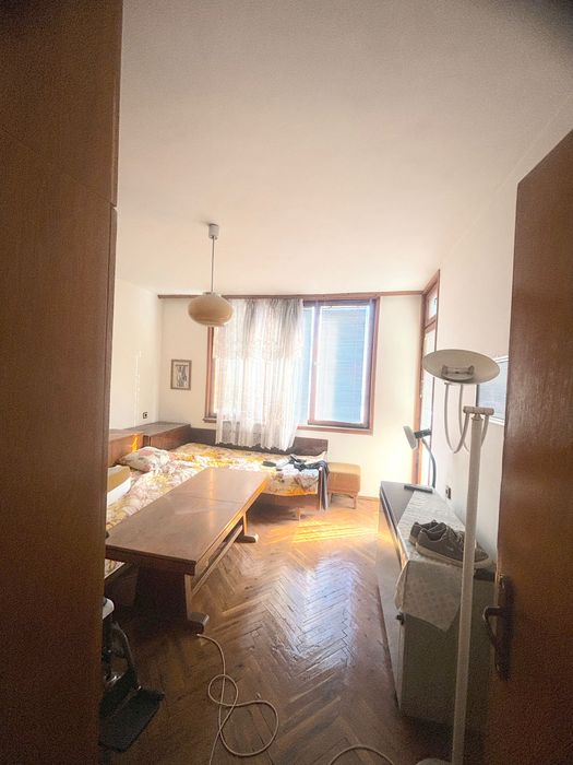 Продава се Четиристаен апартамент в Пазарджик, Руски - 115 кв.м за 566 €/кв.м - Снимка #1