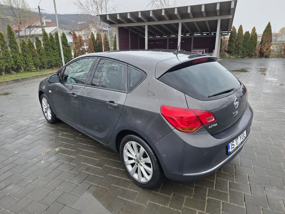 Opel astra j 2013