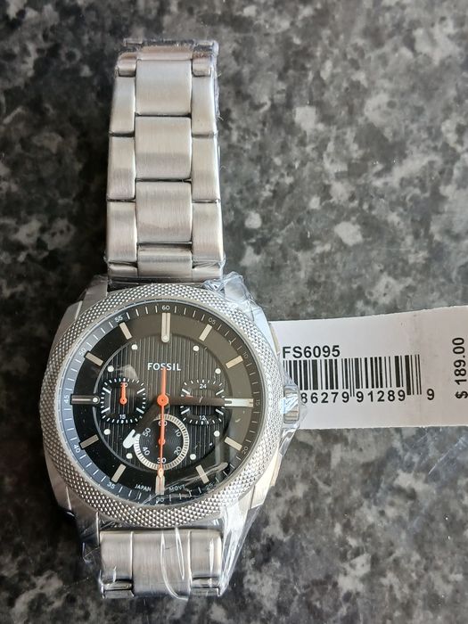 Нов Часовник FOSSIL Machine FS6095