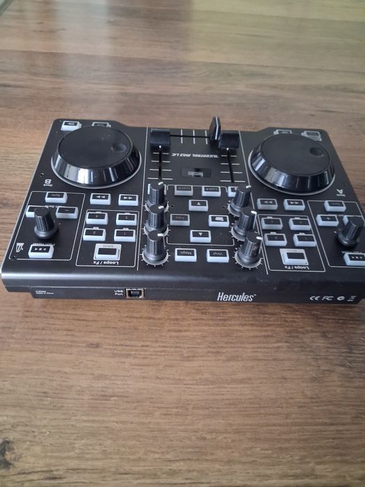Vand consola Hercules Dj
