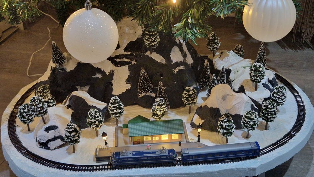 Diorama feroviara peisaj iarna scara N