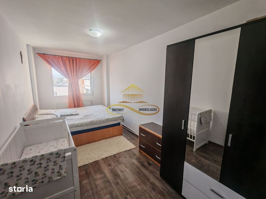 Vând apartament cu 3 camere decomandate in centrul orașului Bacau