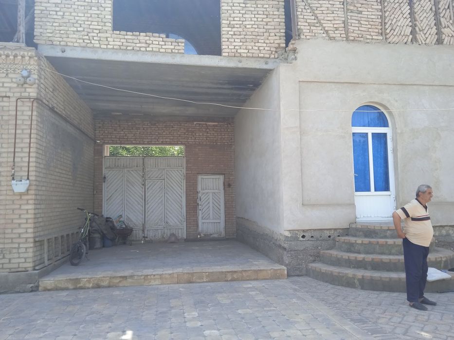 Хонаботда 8 сотокли участка сотилади