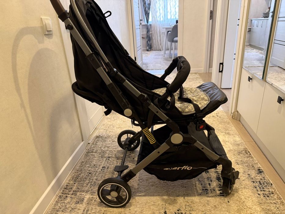 Коляска детская прогулочная