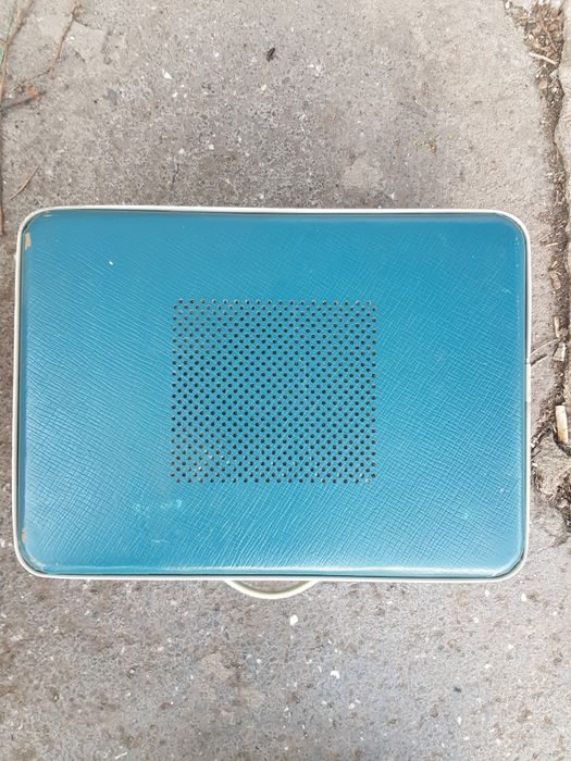 Ретро грамофон Юност