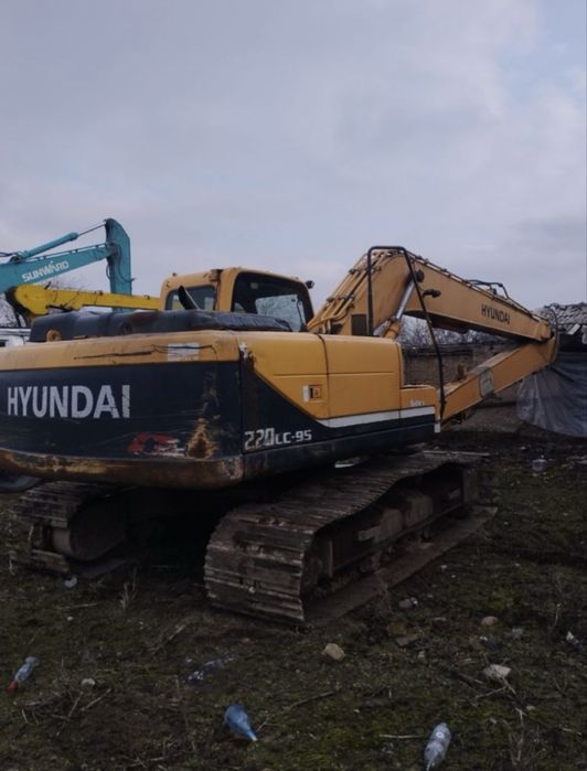 Продаётся эксковатор Hyundai Robex 220 LC - 9S (стрела - 16 метр)