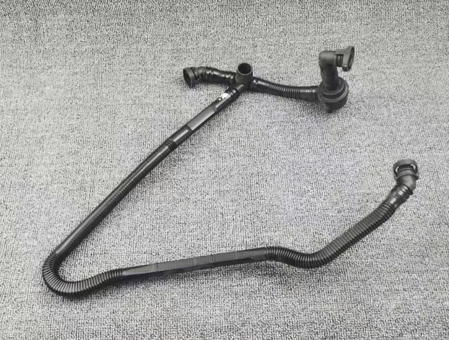 Шланг ВКГ двигателя 2,4 - 2,8 30v