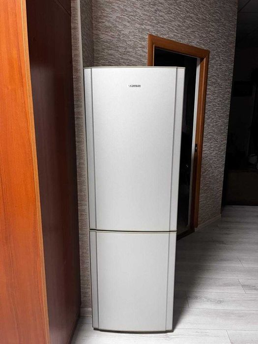 Продам холодильник Samsung