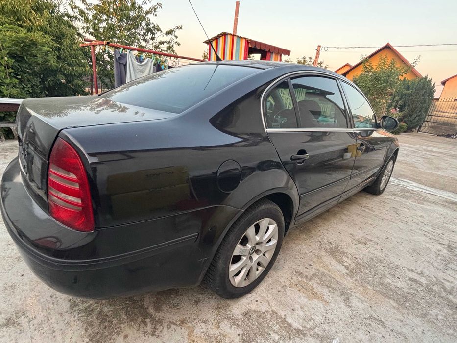 ŠKODA SUPERB 1.9 TDI 131 CP (AWX) | 2007 | 235.865 km | Înmatriculată | Pentru piese sau restaurare