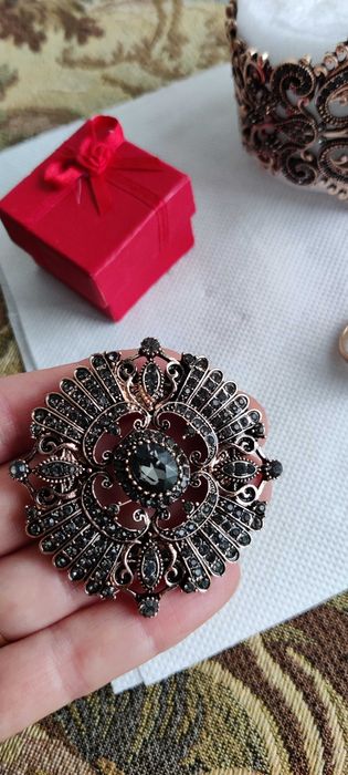 BROSA + INEL + BRATARA noi, deosebite, pentru o doamna eleganta