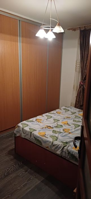 Închiriez o cameră  in apartament 4 camere