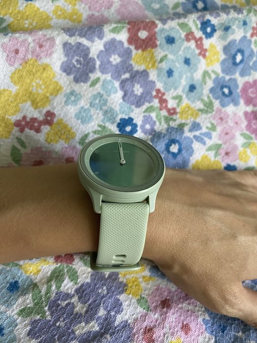 Продам Garmin Vivomove Sport