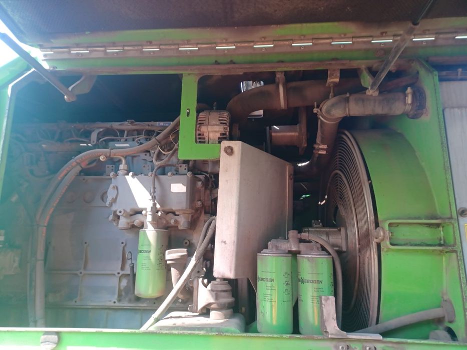 Excavator pe Roti Senneboghen 830 2010 pentru Manipulare Marfa 15m Reviziile La Reprezentanta