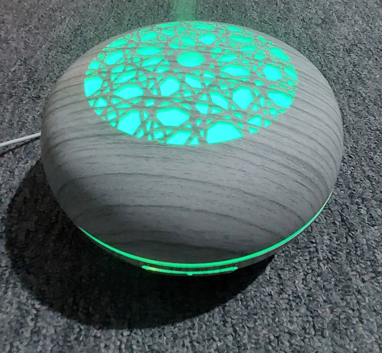 Umidificator cu difuzor de arome, cu ultrasunete si lumini NOU